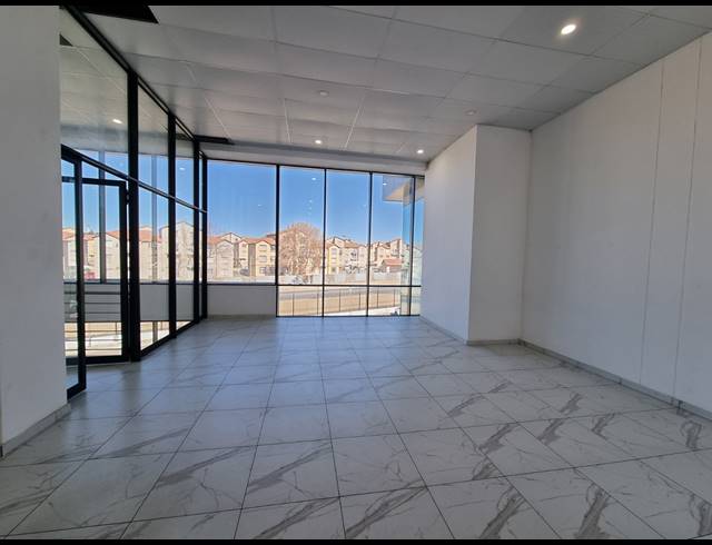 1,499M² WAREHOUSE TO LET IN ORMONDE